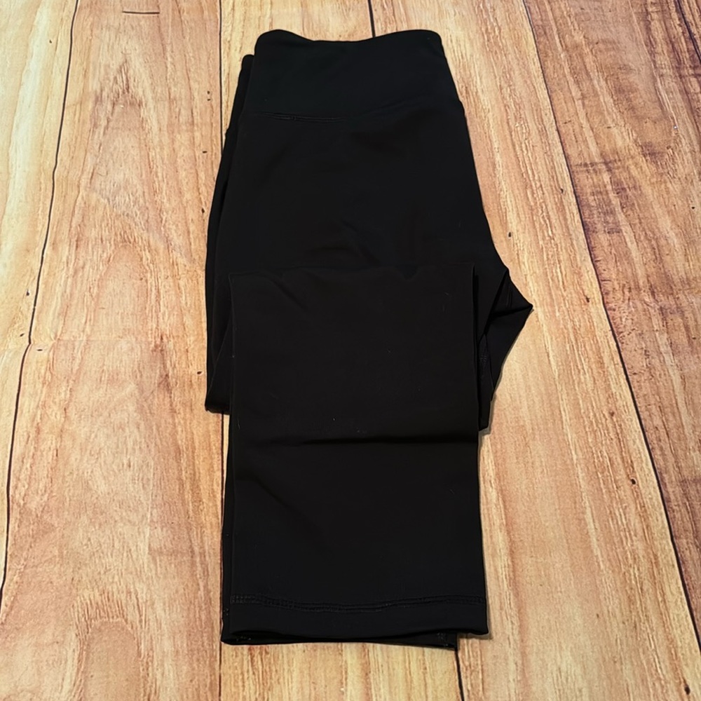 Old Navy Active Black Cropped Leggings
